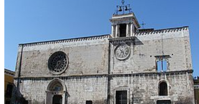 Facciata di Santa Maria della Tomba